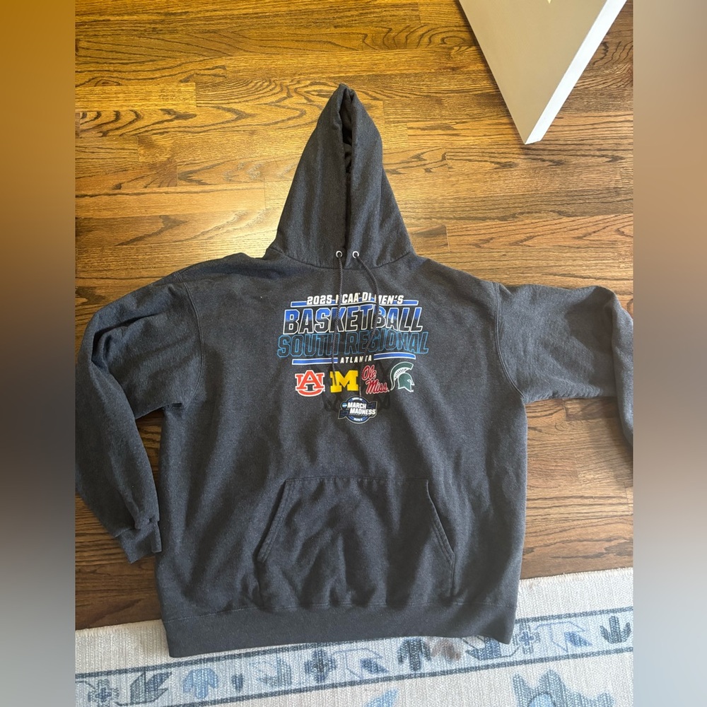 Auburn final four sweatshirt 
XL